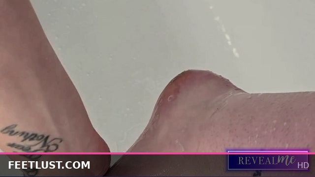 Foot Fetish Fantasy: Tempting Soles and Toe-Sucking Bliss