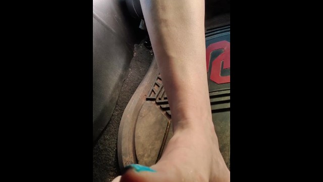 Barefoot Twinkies Stomping and Pedal Pumping Action