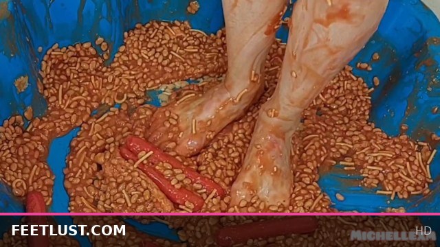 Soles worshipped in beans and sausages, tantalizing foot play
