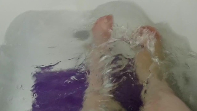 Sole-Soaking Foot Fun in a Relaxing Bath
