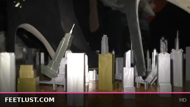 Giant in Heels 2 (Slow Motion)