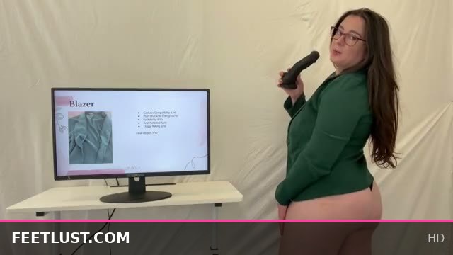 Gracie CabSauv Shows How She Always Looks Ready to Get Fucked in Full Length Video